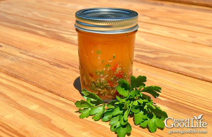 Drizzle a little dressing! Top off your salad with these mason jar