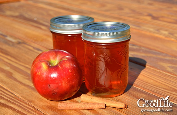 Spiced Apple Jelly Recipe (No Added Pectin)