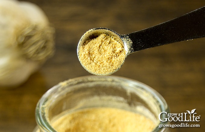 How to Make Homemade Garlic Powder