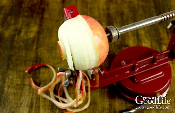 apple peeler tool peeling, coring, and slicing apple